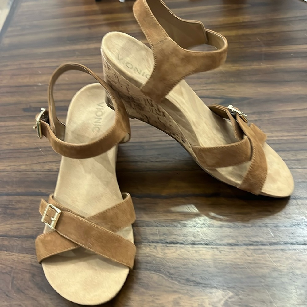 Vionic wedge sandals size 10 never worn